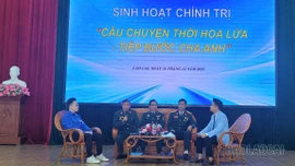 Chương trình sinh hoạt chính trị với chủ đề “Câu chuyện thời hoa lửa - Tiếp bước cha anh” 