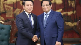 Thủ tướng: Việt Nam dành ưu tiên cao nhất cho quan hệ với Lào