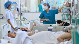 Cần thay đổi chế độ phụ cấp y tế để đáp ứng nhu cầu hiện nay