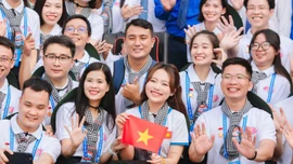 Thanh niên Việt Nam rèn tâm trong, luyện trí sáng, xây lực cường noi gương Bác Hồ