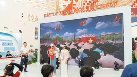 Triển lãm Thành tựu đất nước: Nơi giới trẻ 'yêu nước không phải theo trend'