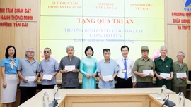 Phường Yên Bái: 8 thương binh nặng được nhận quà từ Quỹ Thiện Tâm (Tập đoàn VinGroup)