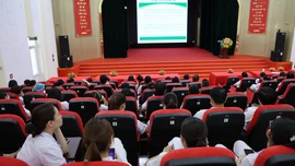 450 cán bộ y tế được tập huấn nâng cao kỹ thuật lấy mẫu bệnh phẩm xét nghiệm