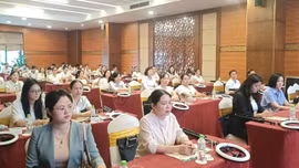 50 người được bồi dưỡng kỹ năng livestream bán hàng thương mại điện tử qua biên giới bằng song ngữ Việt - Trung 