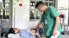 Bát Xát: Phẫu thuật cứu sống bệnh nhân tắc ruột hoại tử