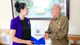Trình Chủ tịch nước tặng quà cho hơn 1,5 triệu người có công nhân ngày Thương binh - Liệt sĩ
