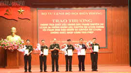 Bộ Tư lệnh Bộ đội Biên phòng trao thưởng cho các tập thể, cá nhân có thành tích xuất sắc trong đấu tranh các chuyên án