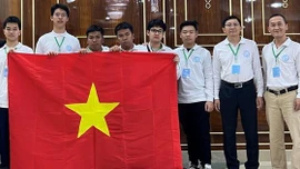 100% học sinh đoàn Việt Nam đạt huy chương vàng Olympic Toán quốc tế