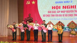 Hội nghị bàn giao, sáp nhập nguyên trạng Bộ CHQS tỉnh Yên Bái về Bộ CHQS tỉnh Lào Cai 