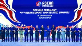Thủ tướng dự khai mạc Hội nghị cấp cao ASEAN với 'dấu mốc lịch sử'