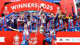 Tạo 'cú sốc' tại FA Cup, Crystal Palace lần đầu có danh hiệu sau 119 năm