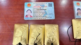 Triệt phá đường dây vận chuyển vàng qua biên giới