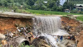 Mưa lũ tại Bát Xát, Mỏ Vàng và Bảo Ái làm 01 người bị thương, 30 hộ phải di dời 