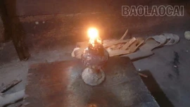 Người dân thôn Háng Phừ Loa mong mỏi điện lưới quốc gia