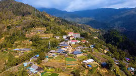 Bài 3: Lá chắn thép từ bản làng