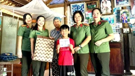 Yêu thương từ mẹ, nghị lực cho con