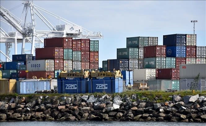 Quang cảnh cảng hàng hóa tại Los Angeles, Mỹ.