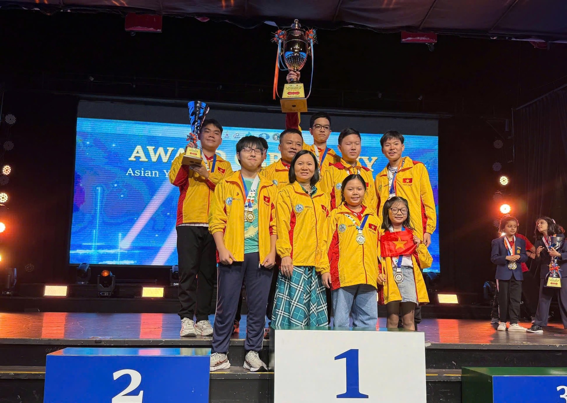 Đội tuyển cờ vua trẻ Việt Nam đạt thành tích cao tại Giải vô địch trẻ châu Á 2025. Ảnh Bùi Vinh
