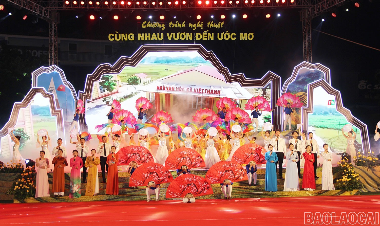 Một tiết mục văn nghệ trong Chương trình nghệ thuật đặc biệt với chủ đề “Cùng nhau vươn đến ước mơ” chào mừng thành lập tỉnh Lào Cai theo Nghị quyết số 202 ngày 12/6/2025 của Quốc hội. 21-9-nghethuat1.jpg