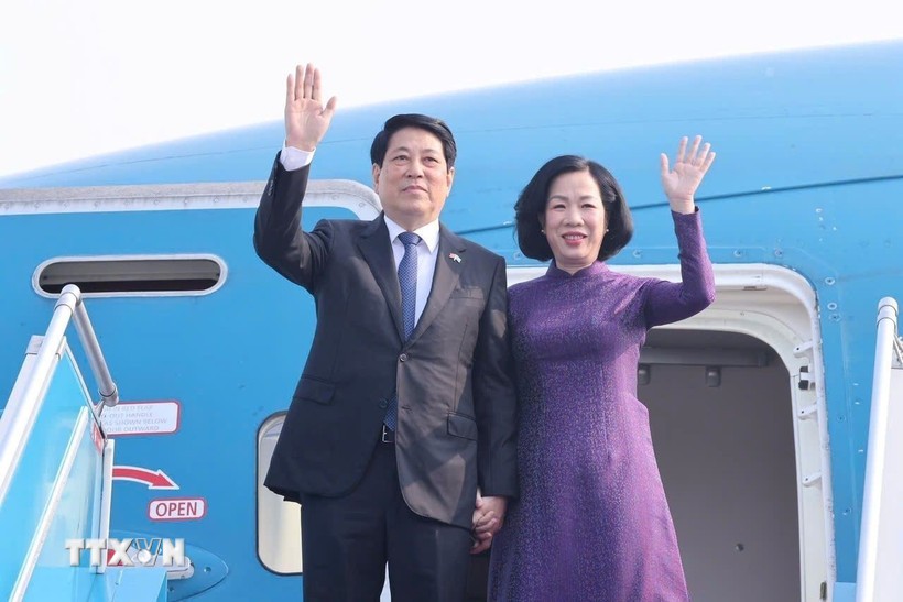 Chủ tịch nước Lương Cường và Phu nhân rời Hà Nội, lên đường dự Phiên Thảo luận chung cấp cao Đại hội đồng Liên hợp quốc Khóa 80, kết hợp hoạt động song phương tại Hoa Kỳ. 21-9-ctn.jpg