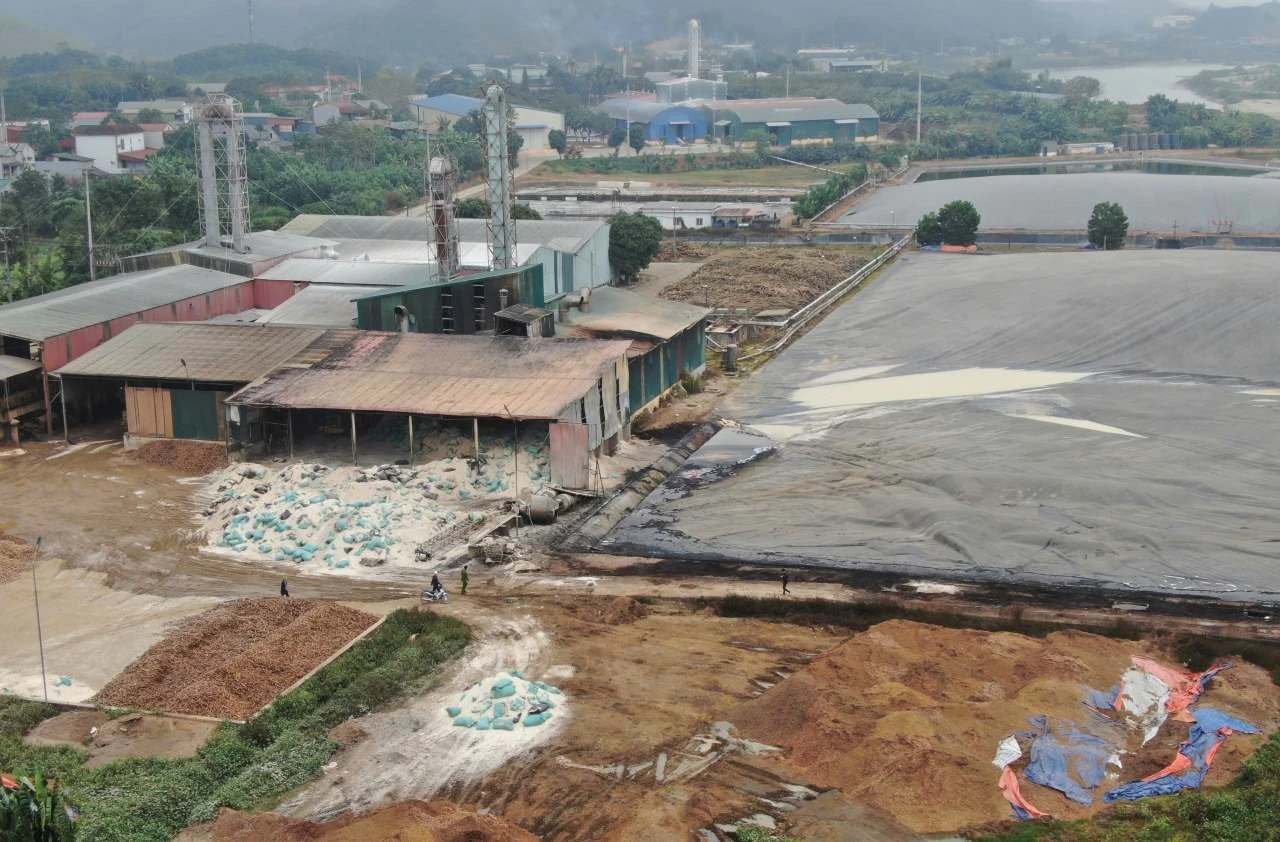 Cơ quan chức năng đang điều tra, làm rõ nguyên nhân vụ cháy tại nhà máy Sắn Văn Yên.