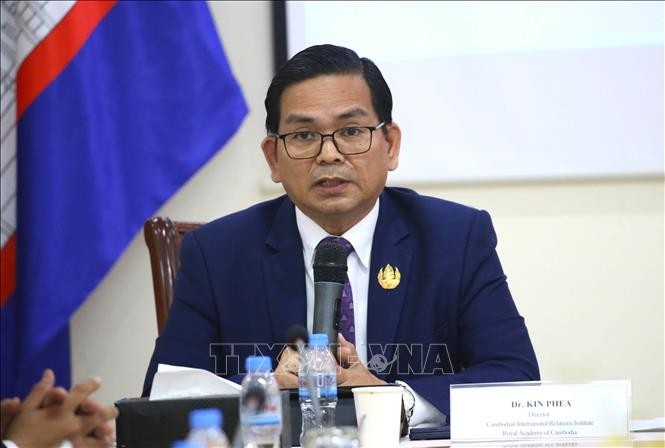 Tiến sĩ Kin Phea, Viện trưởng Viện Quan hệ Quốc tế Campuchia, Viện Hàn lâm Hoàng gia Campuchia (RAC), chuyên gia phân tích chính trị hàng đầu tại Phnom Penh.