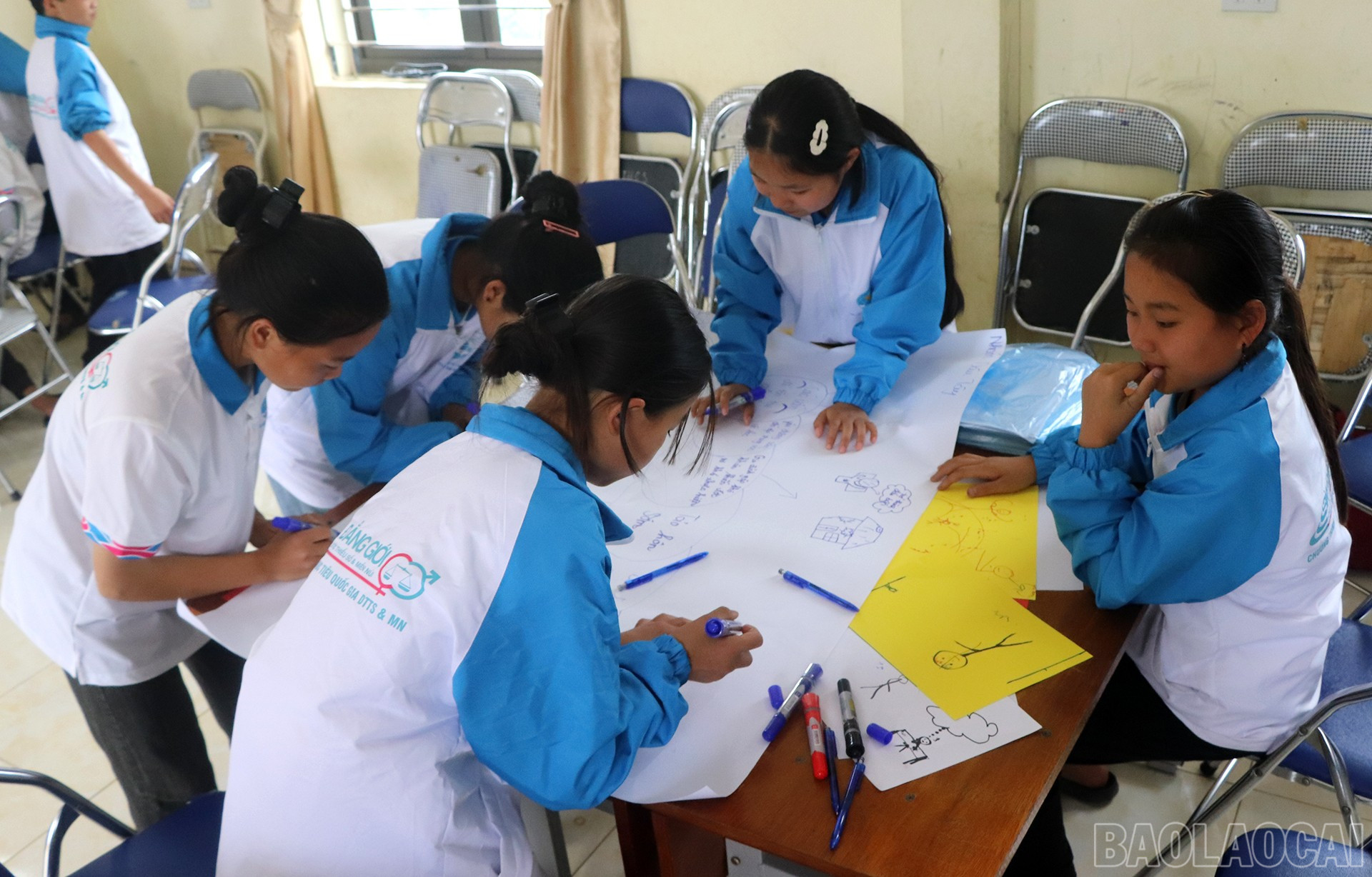 Câu lạc bộ "Thủ lĩnh của sự thay đổi" Trường Tiểu học và Trung học cơ sở Suối Giàng được thành lập đầu tiên trong toàn tỉnh Yên Bái (cũ). baolaocai-br_28-9-suoigiang2.jpg