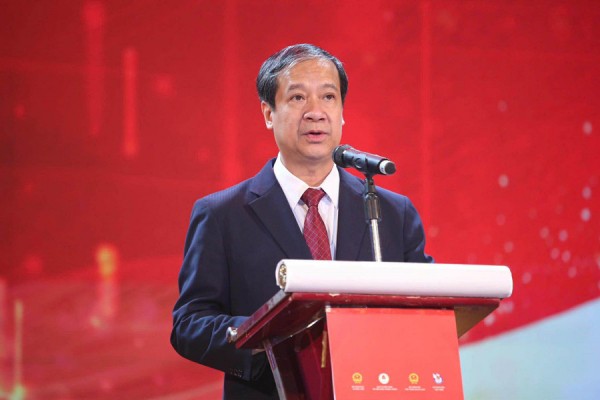 Bộ trưởng Bộ GD&amp;ĐT Nguyễn Kim Sơn phát biểu tại buổi lễ.