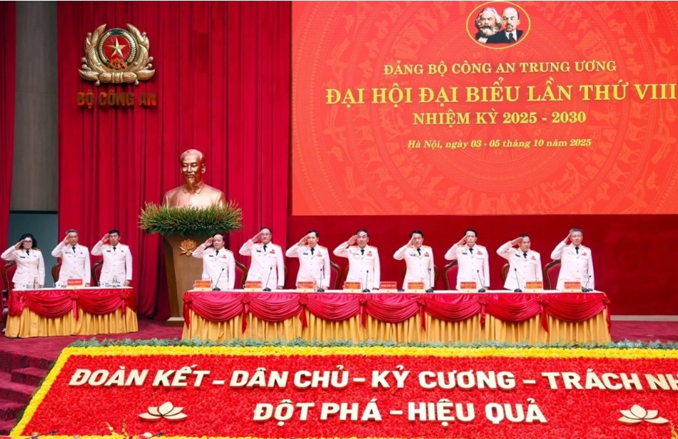 Đoàn Chủ tịch, Đoàn Thư ký ra mắt tại Đại hội. 3-10-bo-cong-an1.jpg
