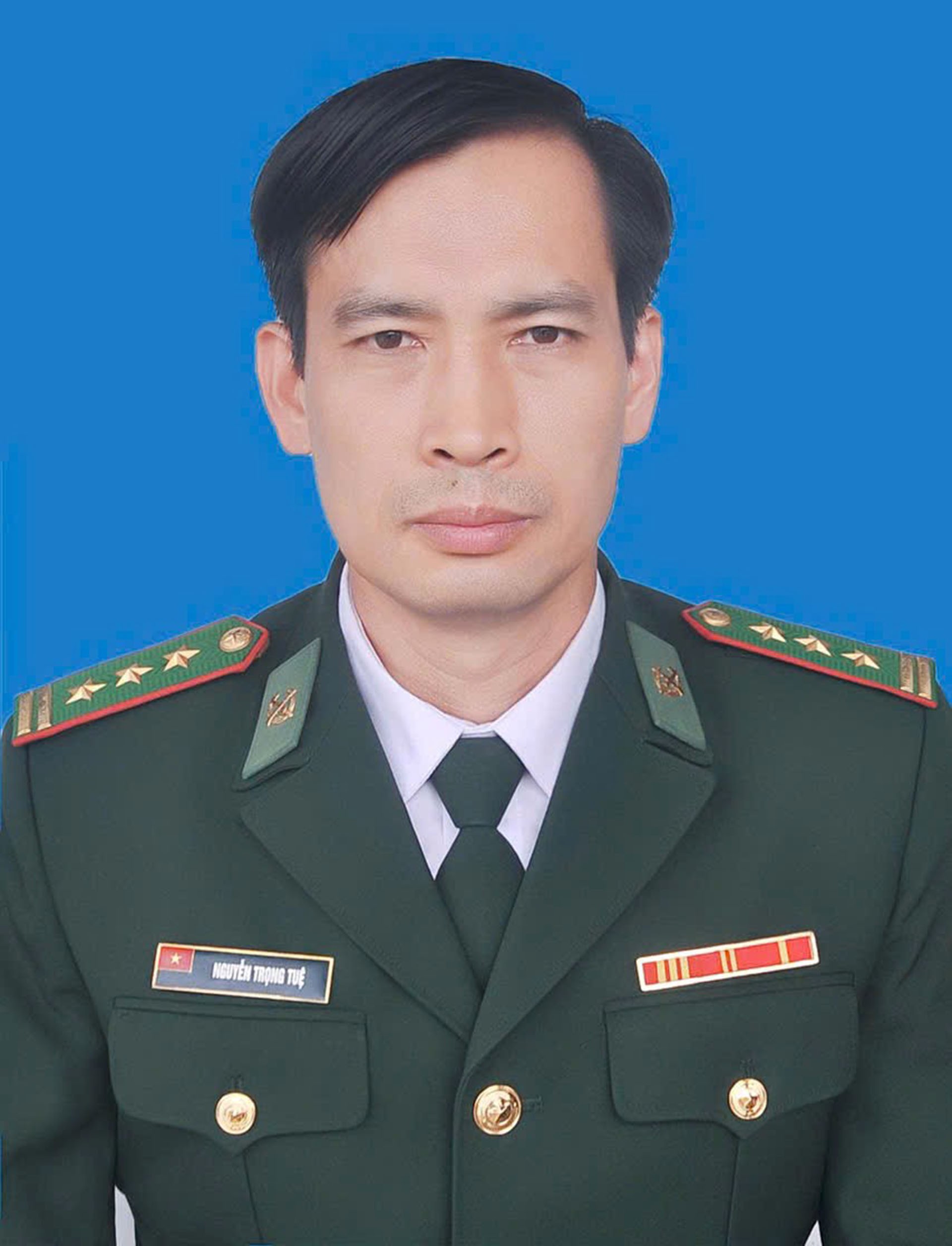 Thượng tá Nguyễn Trọng Tuệ - Chính trị viên Đồn Biên phòng Trịnh Tường, Ban Chỉ huy Bộ đội Biên phòng tỉnh Lào Cai. 27-9-ongbo-doi.jpg