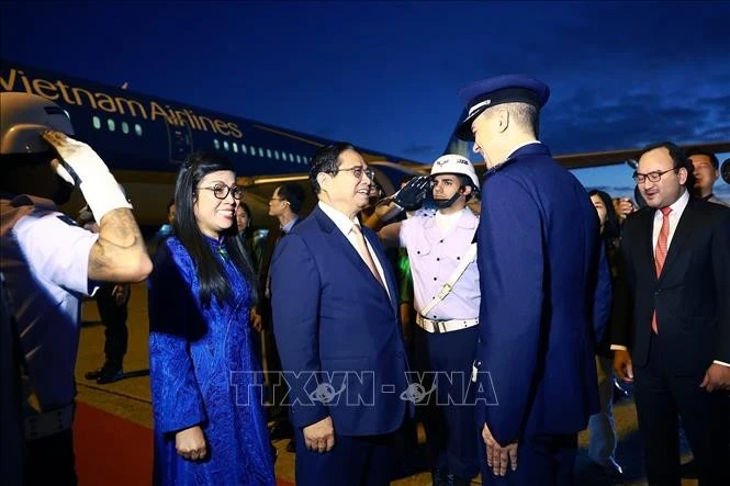 Lễ đón Thủ tướng Phạm Minh Chính và Phu nhân Lê Thị Bích Trân tại sân bay quân sự Galeao, Rio de Janeiro (Brazil).