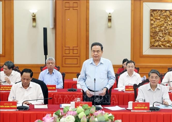 Đồng chí Trần Thanh Mẫn, Uỷ viên Bộ Chính trị, Bí thư Đảng uỷ Quốc hội, Chủ tịch Quốc hội phát biểu. Đồng chí Trần Thanh Mẫn, Uỷ viên Bộ Chính trị, Bí thư Đảng uỷ Quốc hội, Chủ tịch Quốc hội phát biểu.