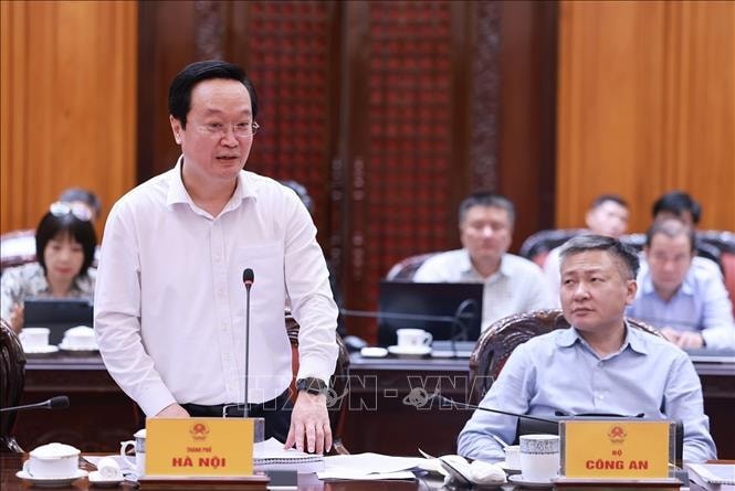 Chủ tịch UBND thành phố Hà Nội Nguyễn Đức Trung phát biểu.