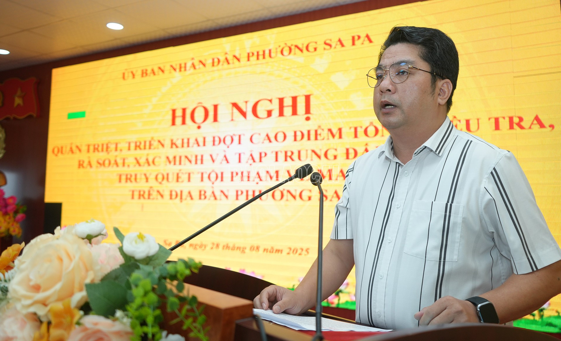 Lãnh đạo xã Sa Pa phát biểu tại hội nghị. baolaocai-c_28-8-lanhdaophuong.jpg