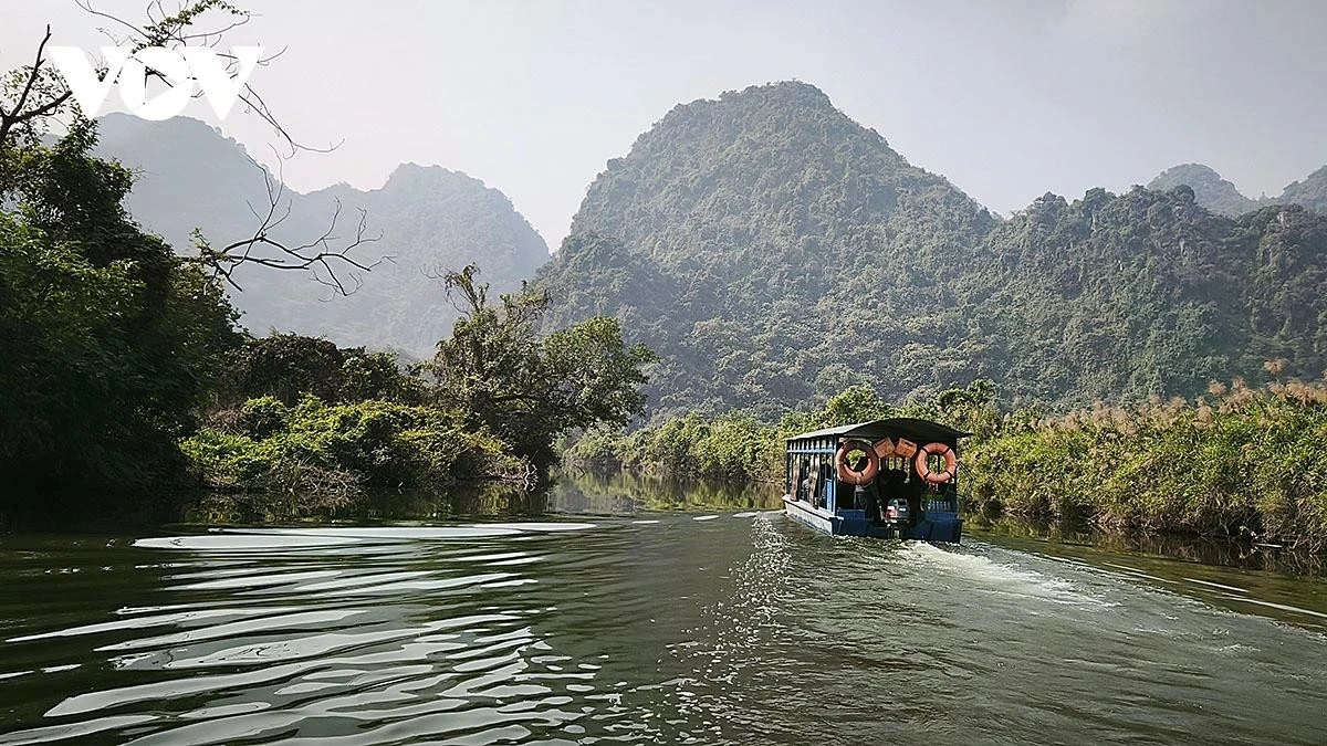 Lễ hội truyền thống du lịch Chùa Hương năm 2026 diễn ra từ ngày 18/2 đến hết ngày 11/5 (tức từ mùng 2 Tết đến 25/3 năm Bính Ngọ).