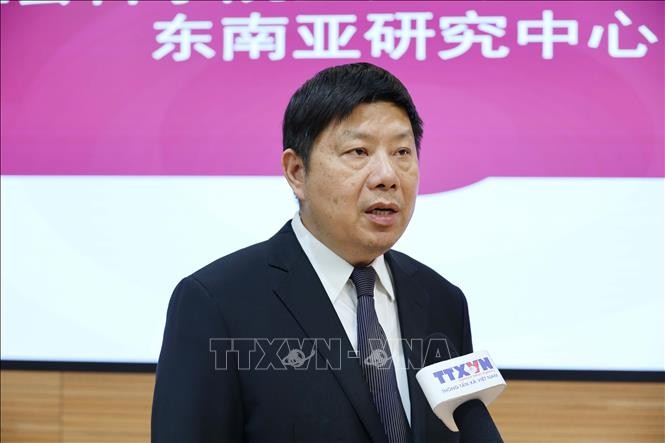 Giáo sư Hứa Lợi Bình, Giám đốc Trung tâm nghiên cứu Đông Nam Á thuộc Viện nghiên cứu Chiến lược toàn cầu và châu Á - Thái Bình Dương (CASS), Viện Khoa học xã hội Trung Quốc.