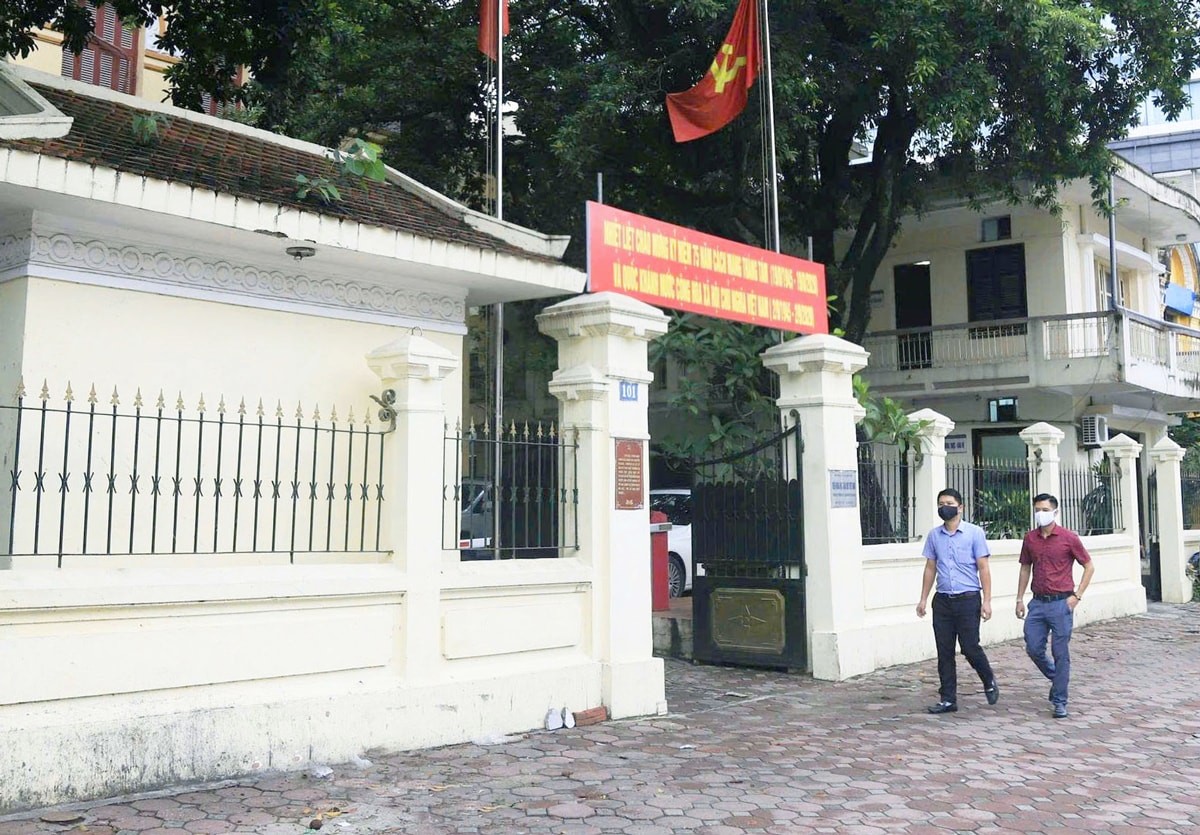 Trong Cách mạng Tháng Tám năm 1945, Nhà số 101 phố Trần Hưng Đạo (phường Cửa Nam) là trụ sở Ủy ban Quân sự Cách mạng Hà Nội. Tại đây, Thành ủy, Ủy ban Quân sự Cách mạng đã đề ra những chỉ thị, chủ trương đúng đắn lãnh đạo cuộc khởi nghĩa giành chính quyền ở Thủ đô. Trong Cách mạng Tháng Tám năm 1945, Nhà số 101 phố Trần Hưng Đạo (phường Cửa Nam) là trụ sở Ủy ban Quân sự Cách mạng Hà Nội. Tại đây, Thành ủy, Ủy ban Quân sự Cách mạng đã đề ra những chỉ thị, chủ trương đúng đắn lãnh đạo cuộc khởi nghĩa giành chính quyền ở Thủ đô.
