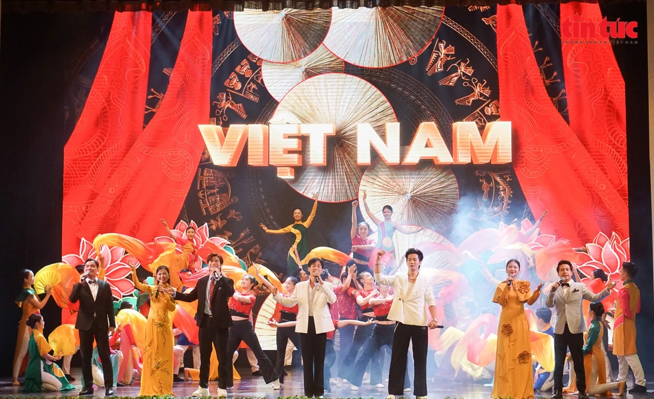 Tổ chức triển lãm tư liệu "Mùa Thu độc lập và Khát vọng phồn vinh" nhân kỷ niệm 80 năm Quốc khánh 2/9.