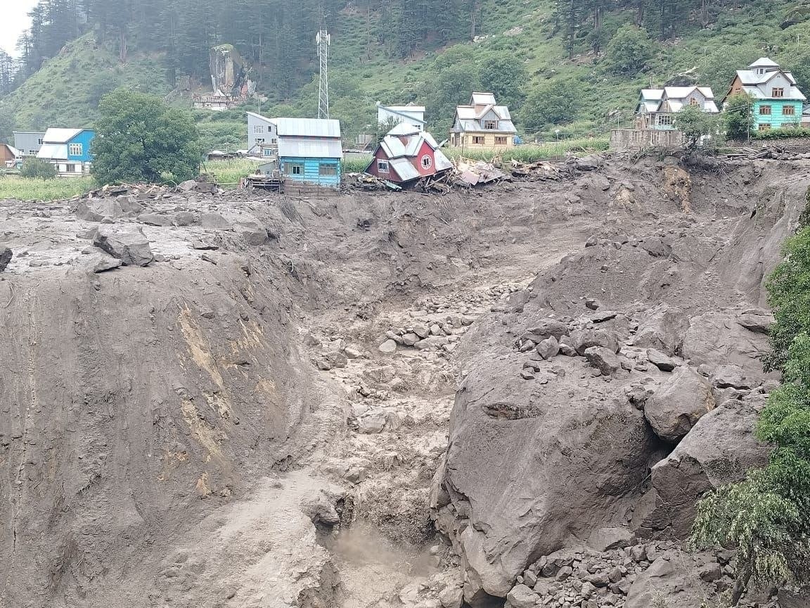 Lũ quét xảy ra tại huyện Kishtwar. Lũ quét xảy ra tại huyện Kishtwar.