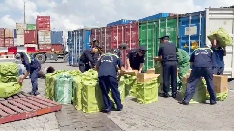 Các cơ quan, đơn vị chủ động phương án bố trí lực lượng, phương tiện để tuần tra, kiểm soát chặt chẽ trên các tuyến biên giới, cửa khẩu đường bộ, đường sắt, đường biển, đường hàng không.