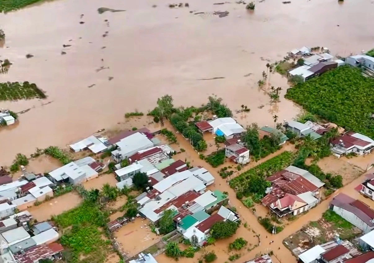 Một số khu vực ở các xã, phường trên địa bàn tỉnh Lâm Đồng hiện ngập sâu.