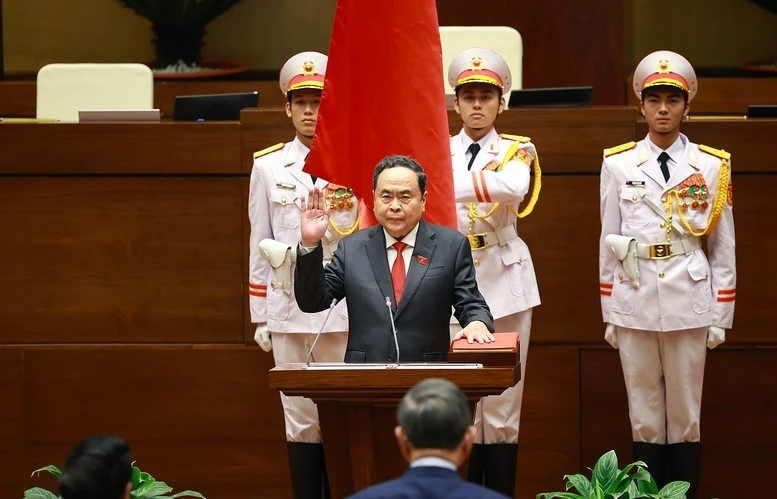 Chủ tịch Quốc hội Trần Thanh Mẫn tuyên thệ trước Quốc hội, đồng bào và cử tri cả nước.