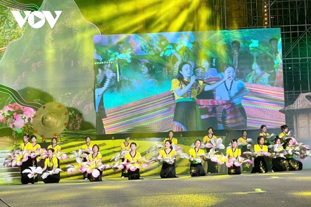 Nhiều tiết mục nghệ thuật đặc sắc diễn ra tại lễ khai mạc