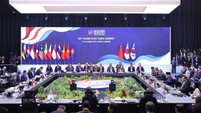 Quang cảnh Hội nghị Cấp cao ASEAN+3 lần thứ 28. Quang cảnh Hội nghị Cấp cao ASEAN+3 lần thứ 28.