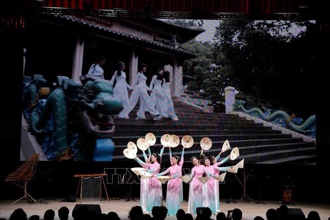 Tiết mục múa do các nghệ sỹ Nhà hát Nghệ thuật đương đại Việt Nam biểu diễn tại Những ngày văn hoá Việt Nam tại LB Nga, ngày 2/7/2024. Ảnh tư liệu Tiết mục múa do các nghệ sỹ Nhà hát Nghệ thuật đương đại Việt Nam biểu diễn tại Những ngày văn hoá Việt Nam tại LB Nga, ngày 2/7/2024. Ảnh tư liệu