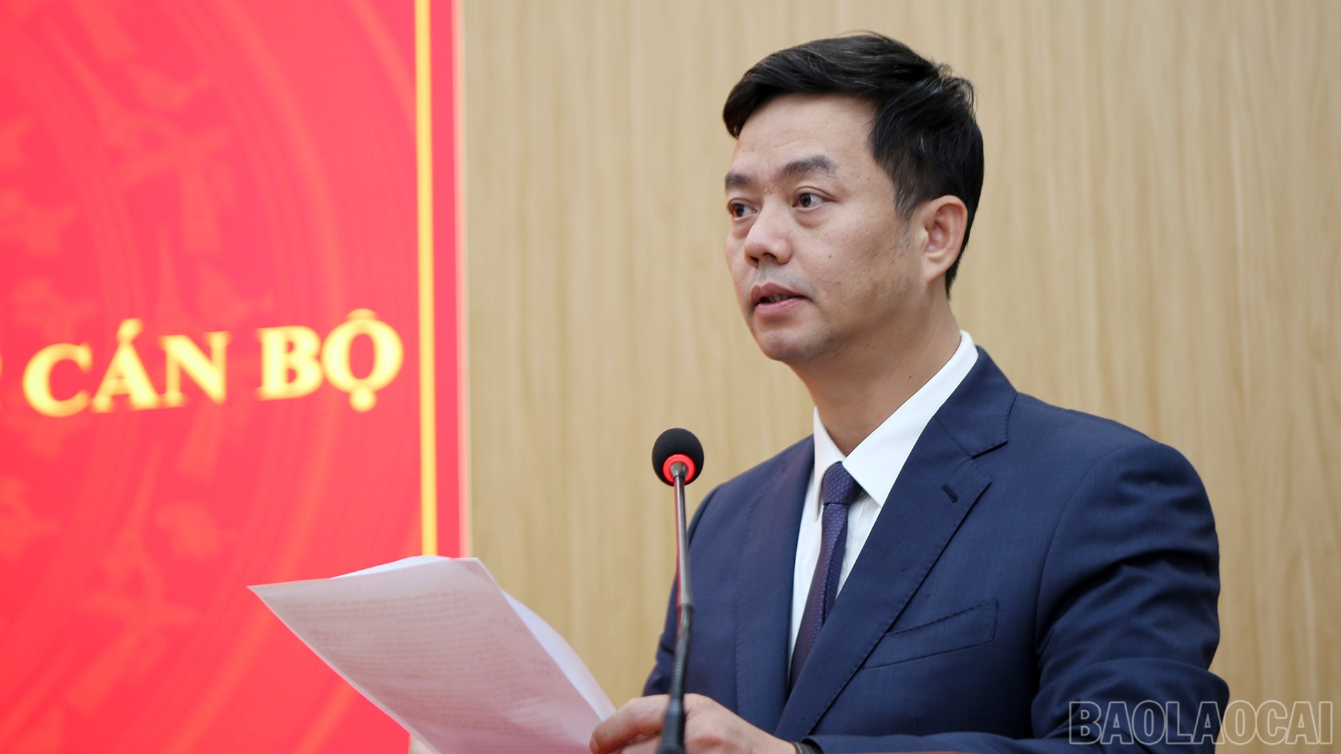 Đồng chí Nguyễn Minh Toàn - Chủ nhiệm Ủy ban Kiểm tra Tỉnh ủy phát biểu giao nhiệm vụ. baolaocai-br_15-12-ongtoan1.jpg