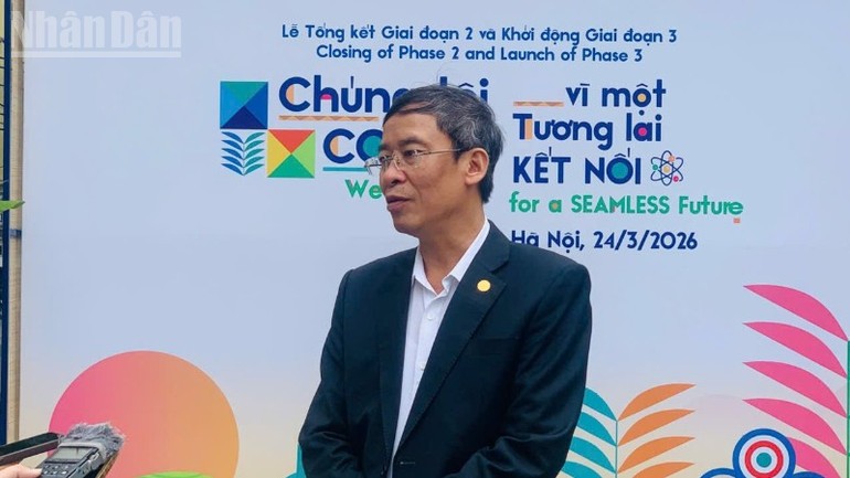 Ông Vũ Minh Đức, Cục trưởng Cục Nhà giáo và Cán bộ quản lý giáo dục, Bộ Giáo dục và Đào tạo Việt Nam chia sẻ với báo chí tại sự kiện.