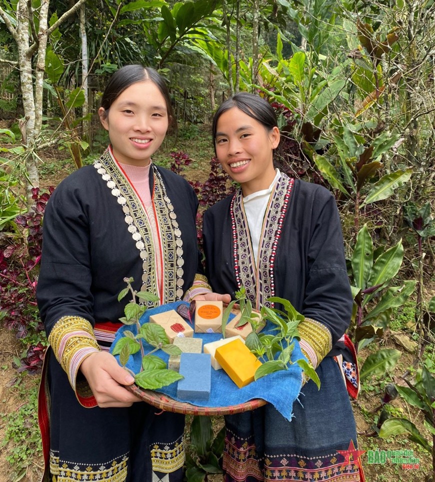 Chảo San Mẩy và Tẩn Tả Mẩy, thôn Kim Ngan, xã Ngũ Chỉ Sơn. (Ảnh QĐND) 15-9-cogai.jpg