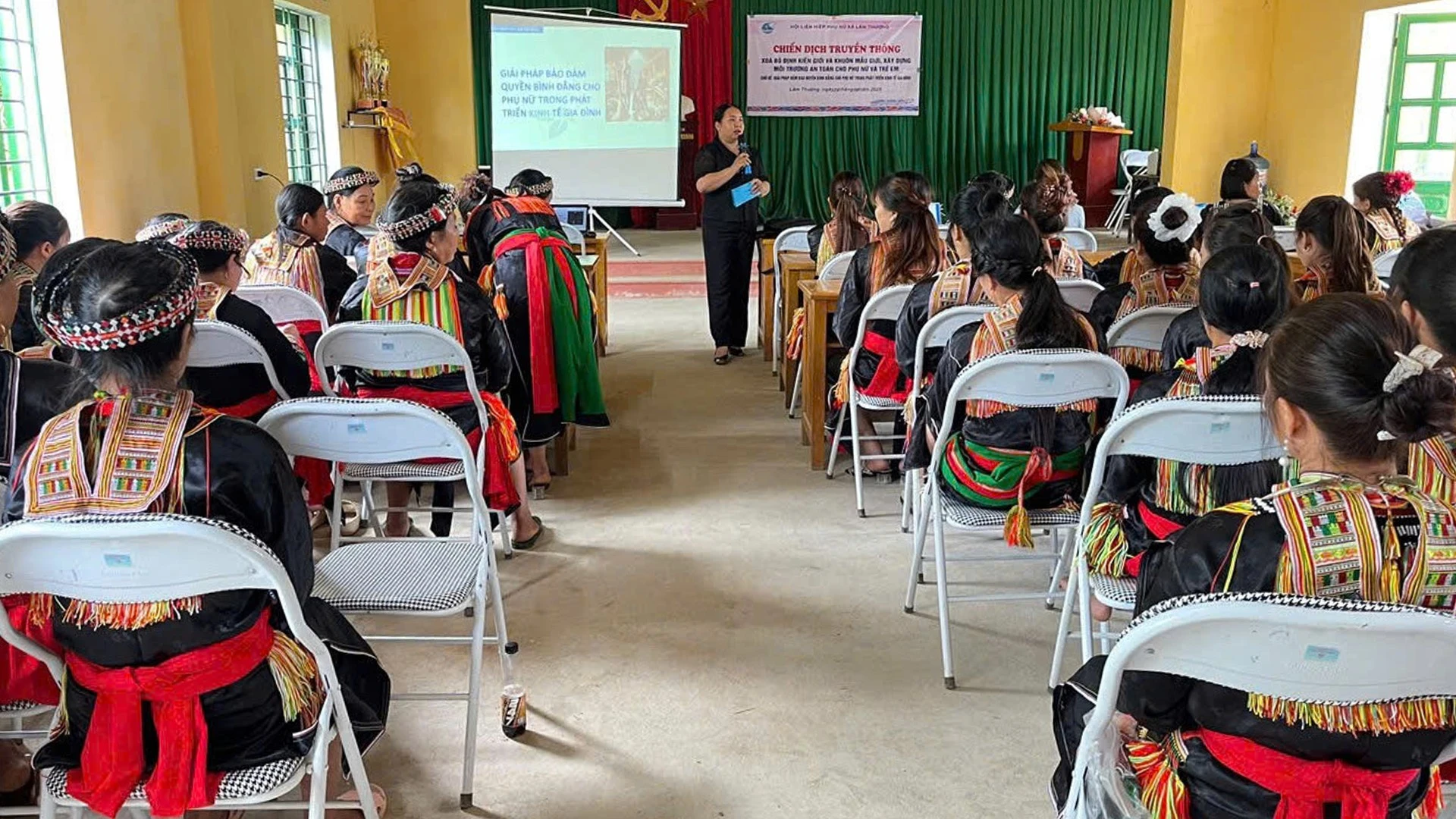 Tuyên truyền thay đổi định kiến giới tại xã Lâm Thượng.