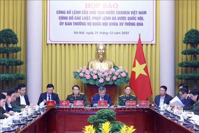 Quang cảnh cuộc họp.